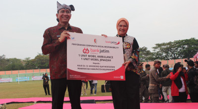 Peduli Kesehatan Hingga Pendidikan, Bank Jatim Serahkan CSR ke Pemkab Bojonegoro Peduli Kesehatan Hingga Pendidikan, Bank Jatim Serahkan CSR ke Pemkab Bojonegoro