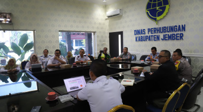 Pemkab Jember Evaluasi Penutupan Simpang Empat Argopuro Pemkab Jember Evaluasi Penutupan Simpang Empat Argopuro