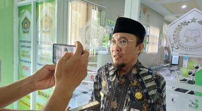 Kemenag Lamongan Sebut Travel yang Tipu Puluhan Warga Berstatus Fiktif Kemenag Lamongan Sebut Travel yang Tipu Puluhan Warga Berstatus Fiktif