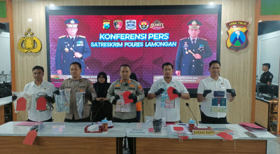 Hendak Kabur, Polisi Amankan Pelaku Arisan Bodong Lamongan Hendak Kabur, Polisi Amankan Pelaku Arisan Bodong Lamongan