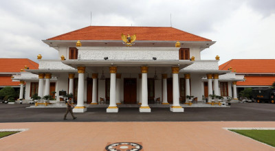 Mengulik Sejarah Gedung Grahadi yang Dibakar Massa Mengulik Sejarah Gedung Grahadi yang Dibakar Massa