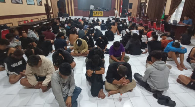 Polres Blitar Kota Amankan Ratusan Pelaku Penyerangan Mako Polres Blitar Kota Amankan Ratusan Pelaku Penyerangan Mako