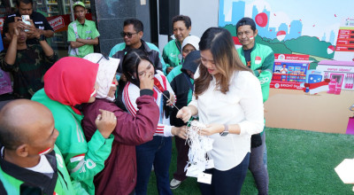 Pertamina Patra Niaga Jatimbalinus Semarakkan HUT ke-80 RI Bersama Komunitas Ojol Surabaya Pertamina Patra Niaga Jatimbalinus Semarakkan HUT ke-80 RI Bersama Komunitas Ojol Surabaya