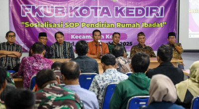FKUB dan Pemkot Kediri Sosialisasikan SOP Pendirian Rumah Ibadah FKUB dan Pemkot Kediri Sosialisasikan SOP Pendirian Rumah Ibadah