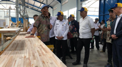Investor Jepang Buka Pabrik Kayu di Jember, Sekda: Pemkab Siap Layani Penuh Investor Jepang Buka Pabrik Kayu di Jember, Sekda: Pemkab Siap Layani Penuh