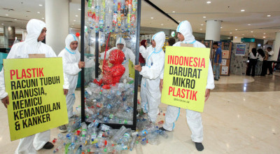 Ngeri! Bayi Terjerat Mikroplastik Warnai Launching JAYCA di Surabaya Ngeri! Bayi Terjerat Mikroplastik Warnai Launching JAYCA di Surabaya