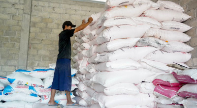 Mas Dhito Lindungi Petani dari Praktik Nakal Penjualan Pupuk Subsidi Mas Dhito Lindungi Petani dari Praktik Nakal Penjualan Pupuk Subsidi