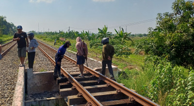 Hendak ke Sawah, Petani di Lamongan Tewas Tertabrak Kereta Api Hendak ke Sawah, Petani di Lamongan Tewas Tertabrak Kereta Api