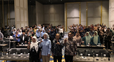 Komisi X DPR RI dan Kemendikbud Gelar Diseminasi Diplomasi Bahasa di Surabaya Komisi X DPR RI dan Kemendikbud Gelar Diseminasi Diplomasi Bahasa di Surabaya