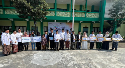 Hari Santri 2025, BPJS Ketenagakerjaan Surabaya Santuni Ahli Waris Guru TPQ Hari Santri 2025, BPJS Ketenagakerjaan Surabaya Santuni Ahli Waris Guru TPQ