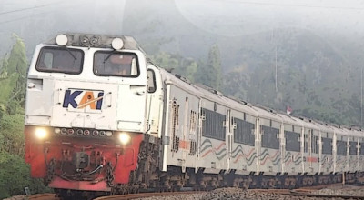 Evakuasi KA Purwojaya Selesai, Daop 7 Madiun Pastikan Layanan Kembali Normal Evakuasi KA Purwojaya Selesai, Daop 7 Madiun Pastikan Layanan Kembali Normal