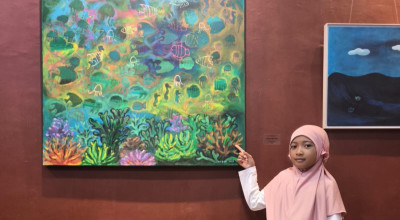 Pelukis Cilik Asal Gresik, Aisyah Hilya Gelar Pameran Tunggal The Colour of Journey Pelukis Cilik Asal Gresik, Aisyah Hilya Gelar Pameran Tunggal The Colour of Journey