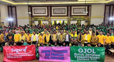 Hari Pertama Diresmikan, Rumah Aspirasi Golkar Jatim Digeruduk Ojol Hari Pertama Diresmikan, Rumah Aspirasi Golkar Jatim Digeruduk Ojol