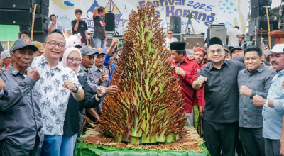 Wabup Gresik Buka Festival Sate Kerang Randuboto dan Resmikan KDMP Wabup Gresik Buka Festival Sate Kerang Randuboto dan Resmikan KDMP