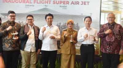 Mbak Vinanda Saksikan Inagural Flight Bandara Dhoho Kediri Tepat di Hari Pahlawan