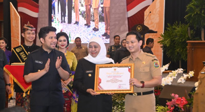 Bupati Trenggalek Raih Penghargaan Pembina Siskamling Terpadu Terbaik