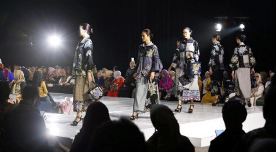 IWAPI Fashion Runway Ciptakan Ekosistem Wastra untuk Lawan Produk Impor