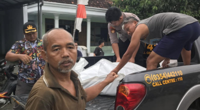 Saling Senggol Saat Asyik Ngobrol di Jalan, Pelajar Kediri Tewas Terlindas Truk