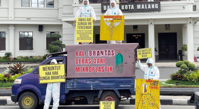 Komunitas Brantas Mbois Geruduk Balai Kota Malang
