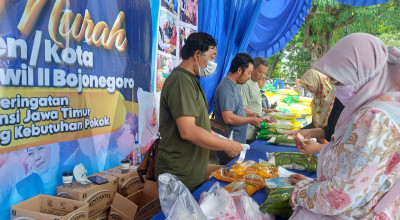 Warga Lamongan Manfaatkan Akses Sembako Murah dari Pemprov Jatim