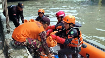 Tim SAR Gabungan Temukan Jasad Remaja Tenggelam di Sungai Sidokare