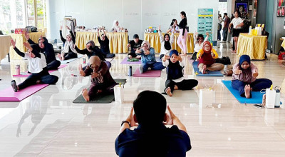 Mindful Morning, Dafam Pacific Caesar dan Karita Padukan Yoga dengan Kerajinan