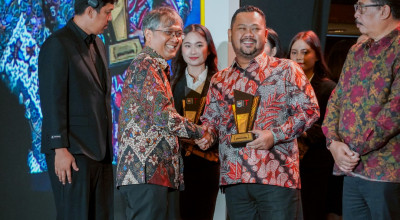 Bupati Gresik Raih 2 Penghargaan di Ajang Apresiasi Kinerja Pemerintahan Daerah