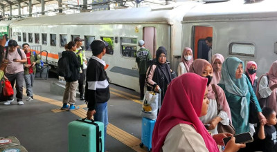 Mobilitas Warga Surabaya Melonjak, Commuter Line Jadi Pilihan Utama