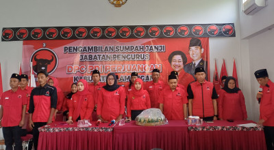 Separuh Pengurus DPC PDIP Lamongan Diisi Oleh Generasi Milenial