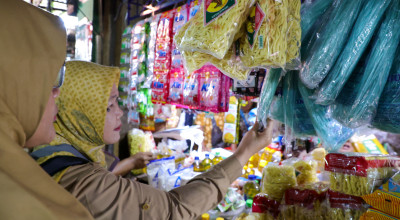 Mengulik Ketersediaan dan Harga Bahan Pokok Jelang Nataru 2025 di Surabaya