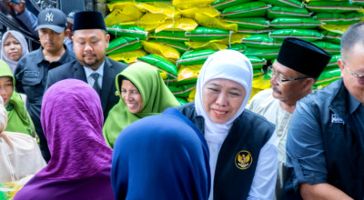 Bupati Yani dan Gubernur Khofifah Hadiri Pasar Murah di Banjarsari Gresik