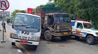 3 Kendaraan Terlibat Laka Beruntun di Lamongan, 2 Orang Dilarikan Rumah Sakit