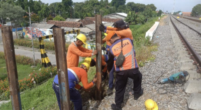 Daop 7 Tutup Perlintasan Liar di Nganjuk Seiring Naiknya Frekuensi Perjalanan KA