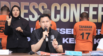 Pasangan Suami Istri Siri Kompak Curi Motor di Kediri, Polisi Amankan 4 Unit Barang Bukti