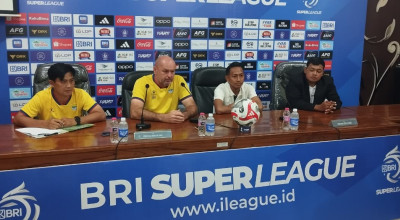 Berada di Peringkat Atas, Persib Bandung Enggan Remehkan Persik Kediri