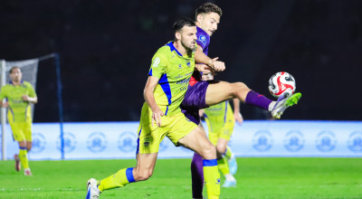 Ditahan Imbang Persik Kediri, Pelatih Persib Bandung Tidak Puas Dengan Wasit