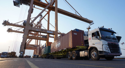 Arus Peti Kemas TPS Surabaya Tembus 1,5 Juta TEUs Sepanjang 2025