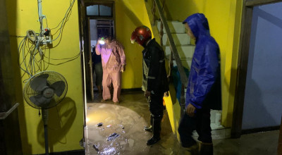 Banjir Luapan Genangi Jalan di Trenggalek, Air Sempat Masuk Rumah Warga