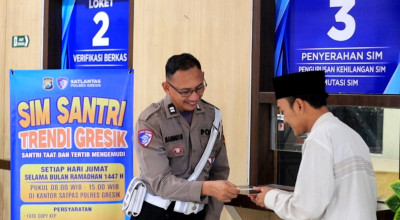 Selama Ramadan Satlantas Polres Gresik Hadirkan SIM Santri Trendi