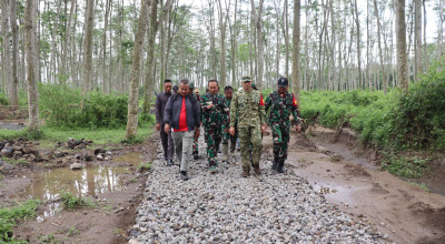 Dansatgas TMMD ke-127 Tinjau Pembangunan di Kediri, Pastikan Tepat Mutu dan Waktu