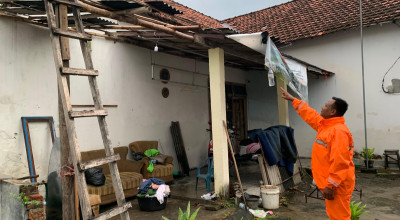 Belasan Rumah Warga Tulungagung Rusak Karena Angin Puting Beliung