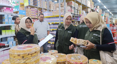 Sidak Swalayan, Dinas Kesehatan Tulungagung Temukan Kemasan Makanan Penyok