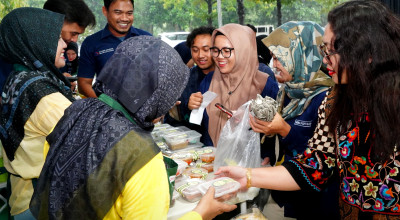 Bazar Takjil Petrokimia Gresik Bangkitkan Ekonomi Warga Ring Satu