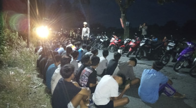 Polisi Bubarkan Balap Liar di Plosoklaten Kediri, Amankan 75 Sepeda Motor
