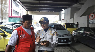 Aktivitas Belanja Warga Meningkat, Dishub Surabaya Tertibkan Parkir di Pertokoan