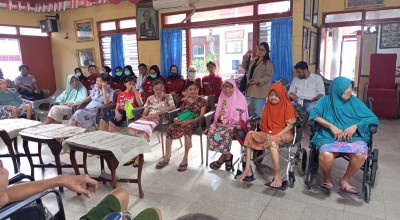 Foto: Forum Wartawan Surabaya Berbagi Kebahagiaan Saat Ramadan