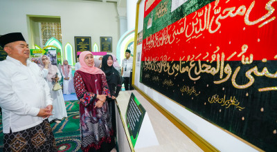 Kiswah Syekh Abdul Qadir Jailani Dipamerkan di Masjid Al Akbar Surabaya
