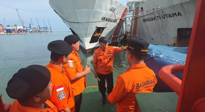 Amankan Mudik Lebaran 2026, Kabasarnas Cek Armada Laut di Tanjung Perak