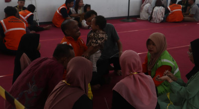 Harunya Pertemuan Keluarga di Lapas Blitar Saat Momen Idul Fitri