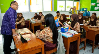 Tekan Sampah Plastik, Dindik Jatim Motori Gerakan Zeroplast